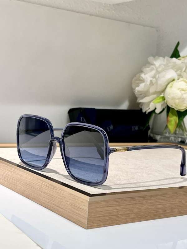 Picture of Dior Sunglasses _SKUfw55794755fw